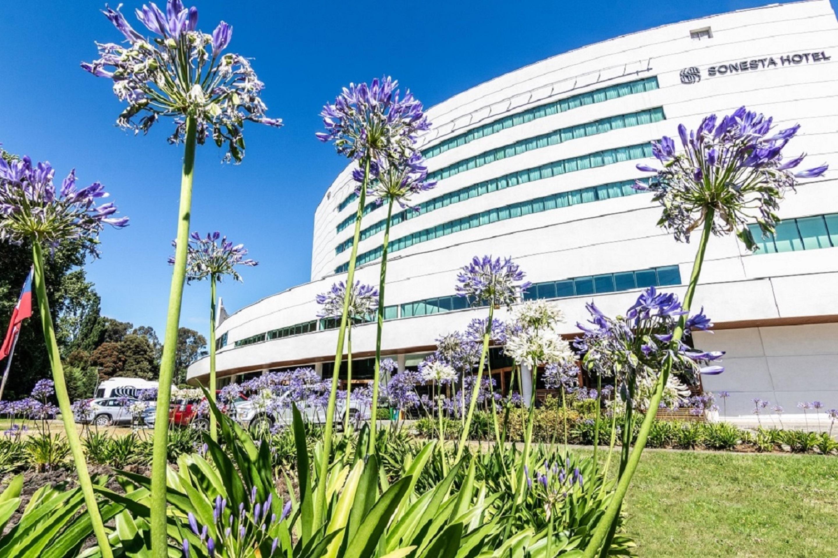 Sonesta Hotel Osorno Exterior foto The new hospital building