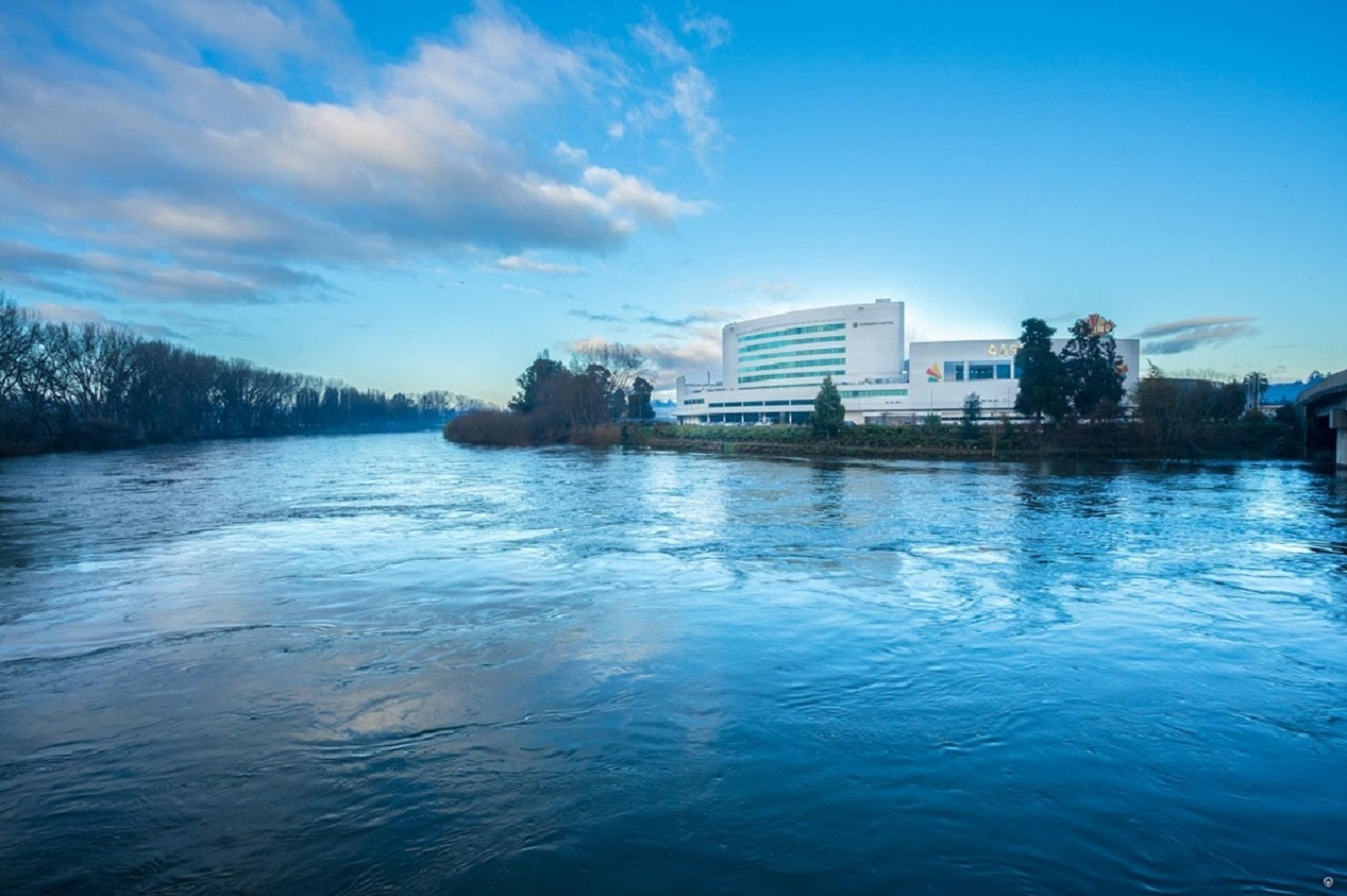 Sonesta Hotel Osorno Exterior foto The new hospital building